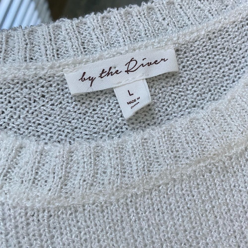 By The River White Top, Like New, Size L View 3